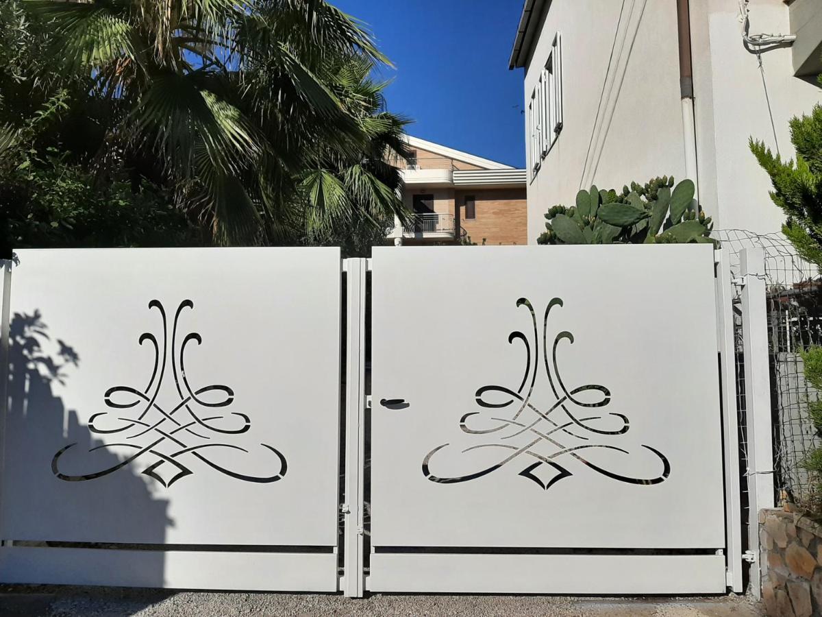 Viola Di Mare Rooms And Parking テルモリ エクステリア 写真
